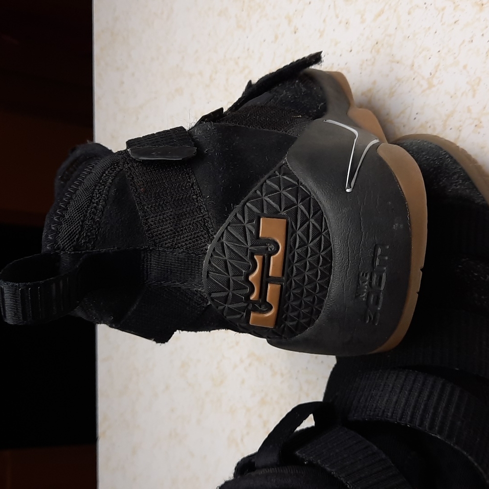 NIKE Zoom King James basketball shoes 6